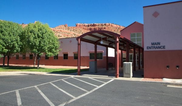 Exterior of Kanab clinic