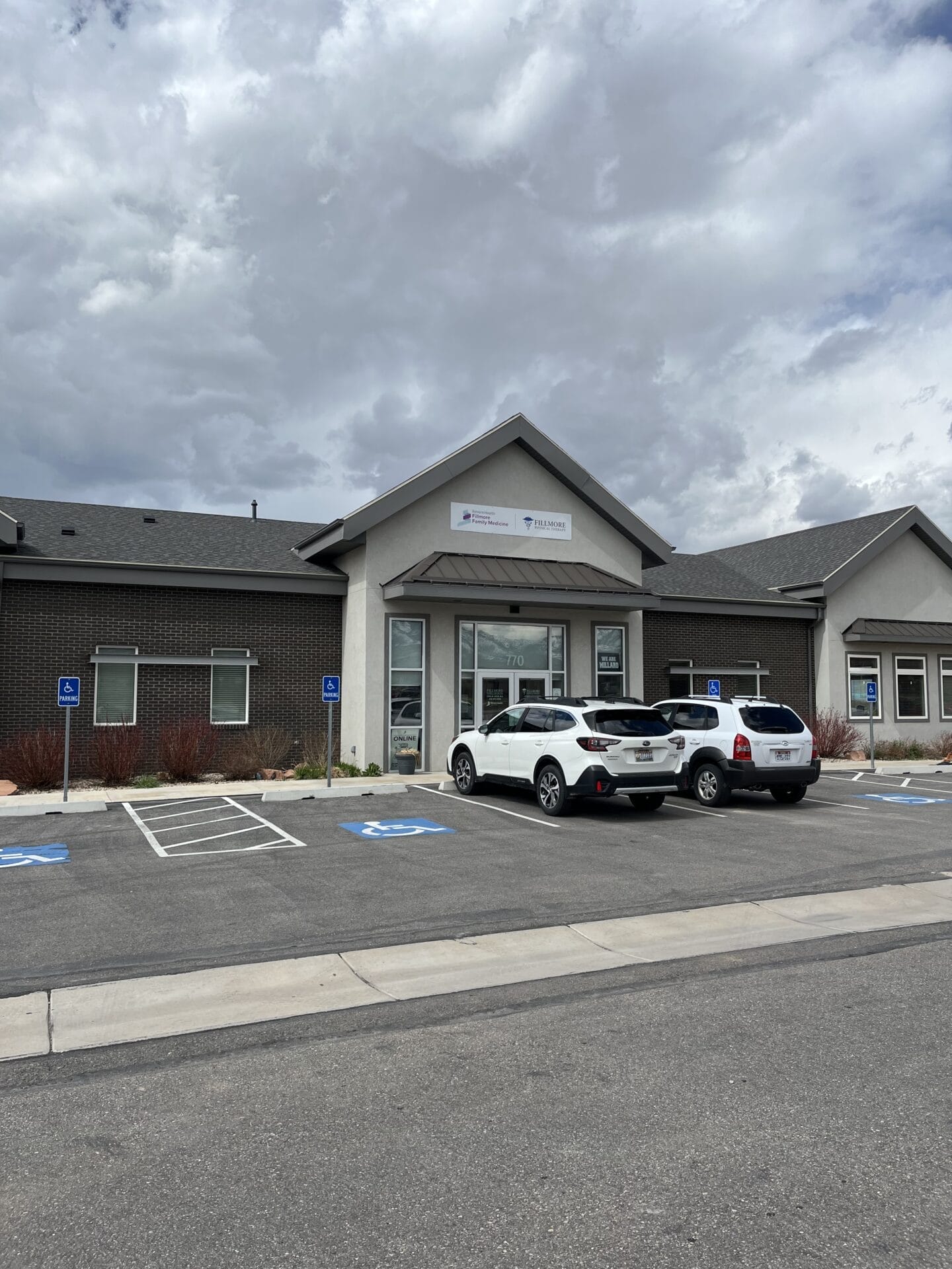 Outside view of Mountain Land Physical Therapy, Fillmore clinic