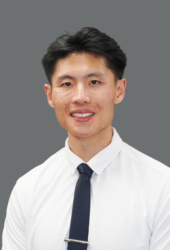 Bennet Hu Headshot – Mountain Land Physical Therapy Bennet Hu Headshot